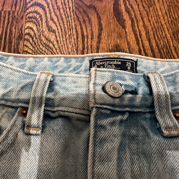 Abercrombie Denim Mini skirt EUC - Picture 2 of 3
